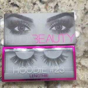 HUDA BEAUTY Hoodie #23 Dramatic False Eyelashes